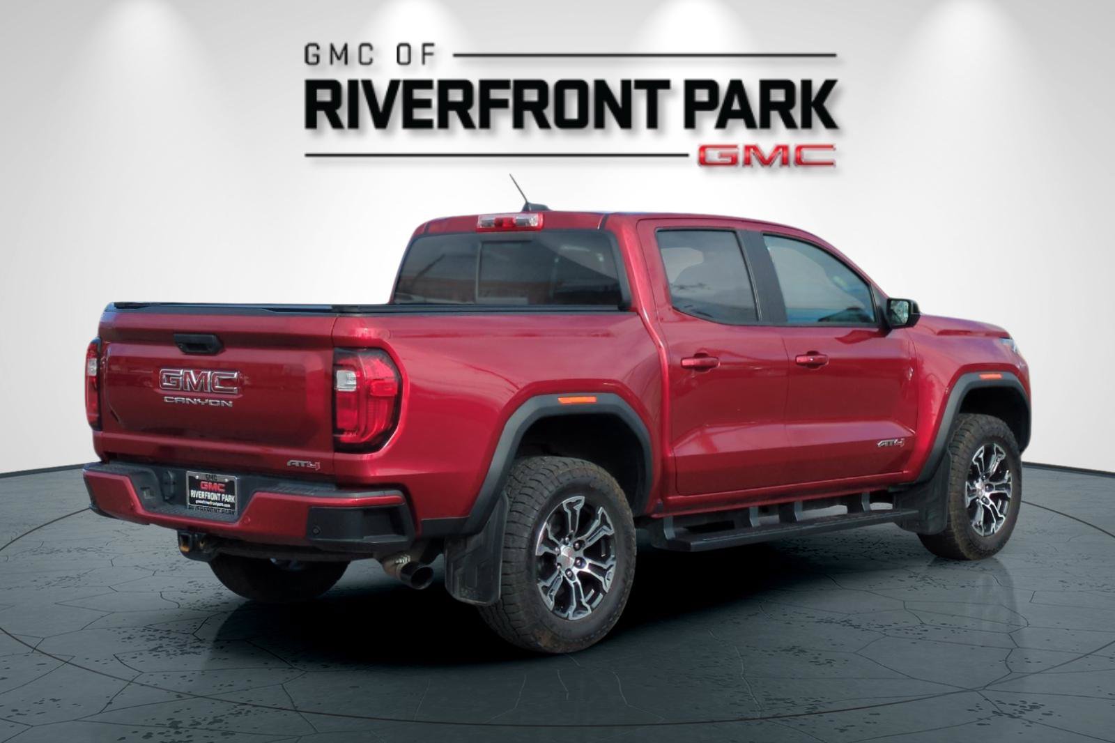 Used 2023 GMC Canyon AT4 w/ AT4 Premium Package AWD/4WD image 3