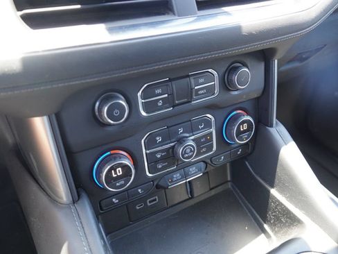Used 2022 Chevrolet Tahoe LT w/ Luxury Package AWD/4WD image 24