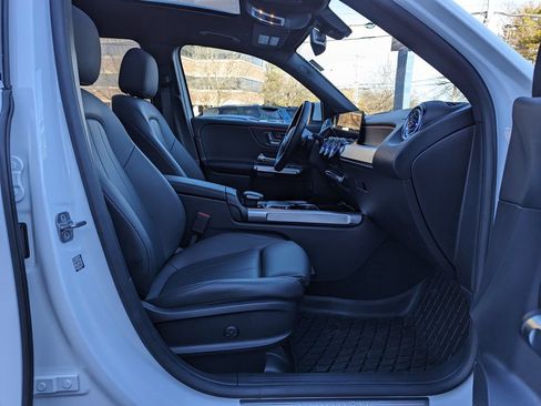 Used 2023 Mercedes-Benz GLB 250 4MATIC image 32