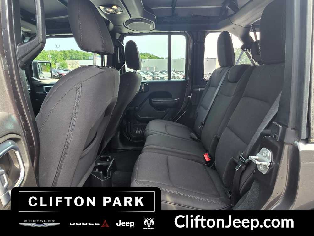 Used 2022 Jeep Wrangler Unlimited Sport AWD/4WD image 13