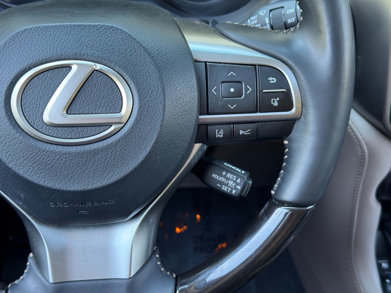 Used 2023 Lexus GX 460 Premium w/ Accessory Package AWD/4WD image 24