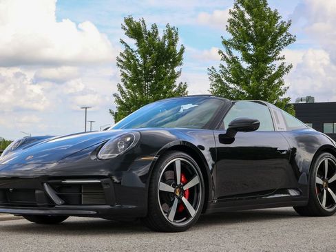 Used 2021 Porsche 911 Targa 4S AWD/4WD image 47