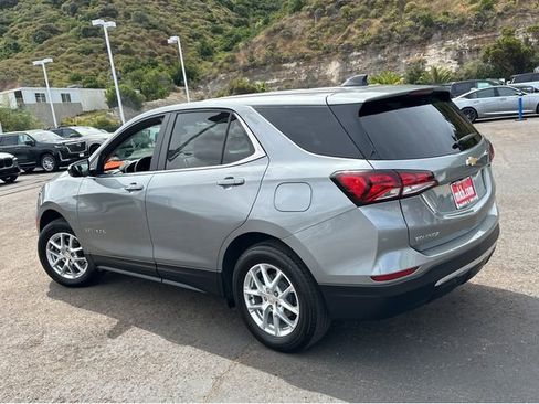 Used 2023 Chevrolet Equinox LT AWD/4WD image 3