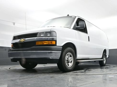 Used 2023 Chevrolet Express 2500 w/ Driver Convenience Package image 43