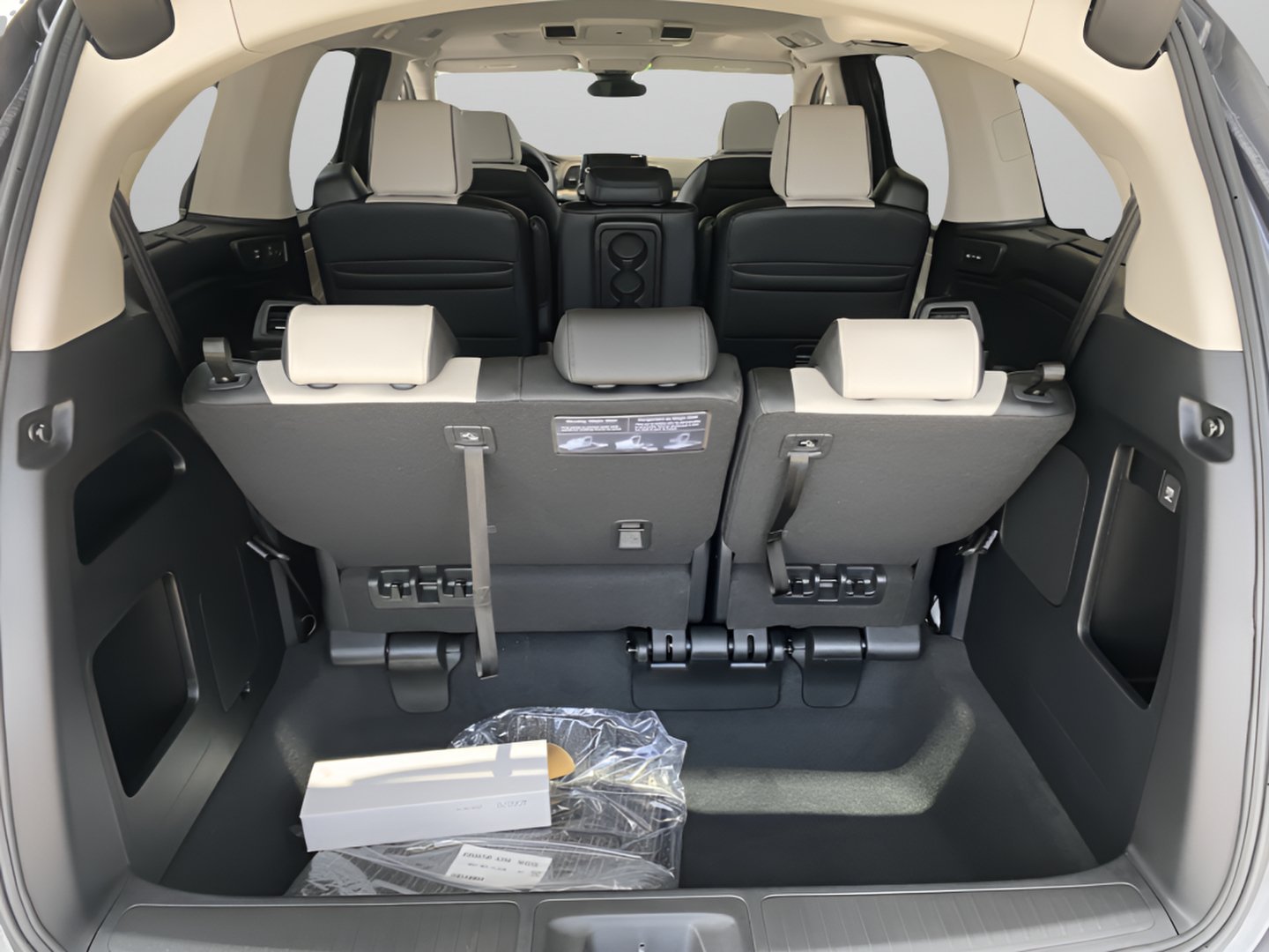 Used 2026 Honda Odyssey Elite image 6