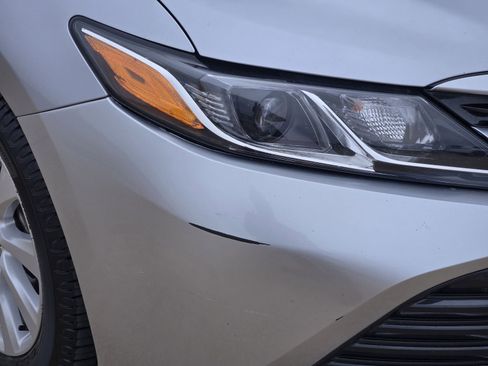 Used 2020 Toyota Camry LE image 11