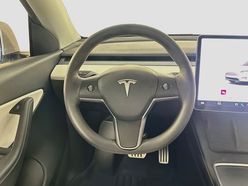 Used 2022 Tesla Model Y Performance AWD/4WD image 17