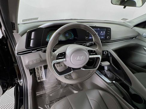 Certified 2025 Hyundai Elantra Sport FWD image 11