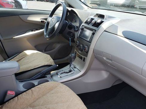 Used 2013 Toyota Corolla LE FWD image 17
