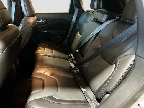 Used 2023 Jeep Cherokee Altitude Lux image 23