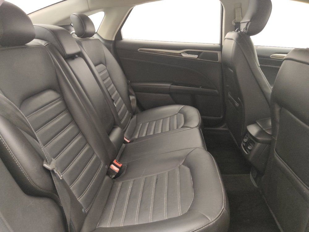 Used 2014 Ford Fusion SE w/ Equipment Group 202A FWD image 19