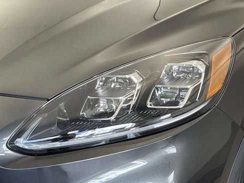 Used 2020 Ford Escape Titanium AWD/4WD image 10