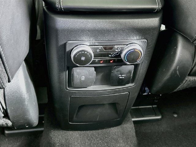 Used 2024 Ford Explorer Limited w/ Limited Technology Package RWD image 13