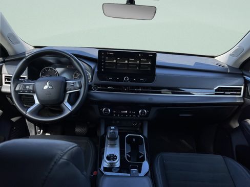 Used 2025 Mitsubishi Outlander SE AWD/4WD image 9