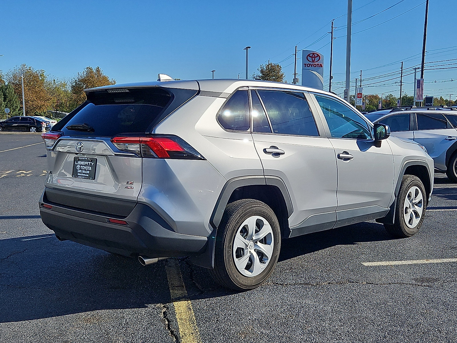 Used 2024 Toyota RAV4 LE AWD/4WD image 6