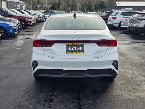 Used 2023 Kia Forte LXS image 4