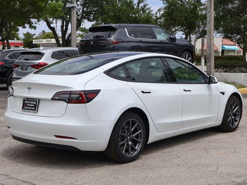 Used 2023 Tesla Model 3 Standard Range RWD image 10