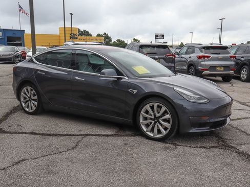 Used 2018 Tesla Model 3 Long Range AWD/4WD image 3