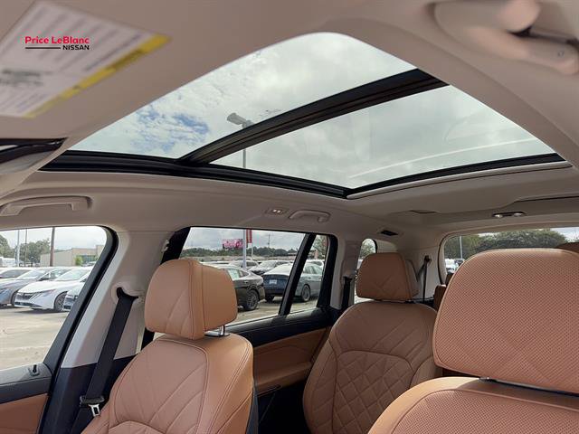 Used 2024 BMW X7 xDrive40i w/ Premium Package AWD/4WD image 39