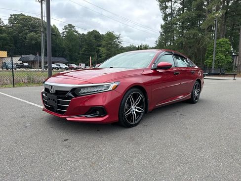 Used 2021 Honda Accord Touring image 2