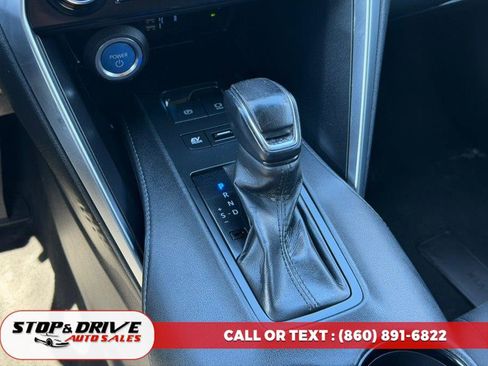 Used 2022 Toyota Venza LE AWD/4WD image 11