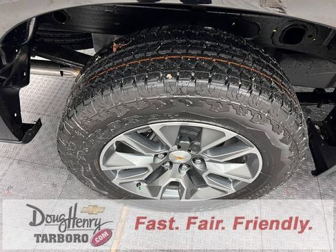 New 2025 Chevrolet Silverado 1500 LT w/ Z71 Off-Road Package image 17