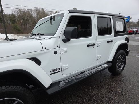Used 2021 Jeep Wrangler Unlimited Sahara image 32