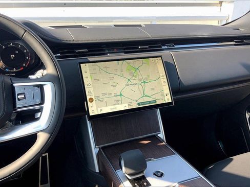 New 2025 Land Rover Range Rover Long Wheelbase SE AWD/4WD image 11
