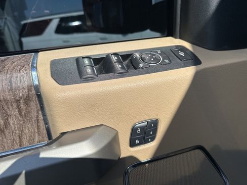 Used 2018 Ford F250 Lariat w/ Lariat Value Package image 16