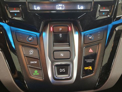 Used 2023 Honda Odyssey Touring image 11