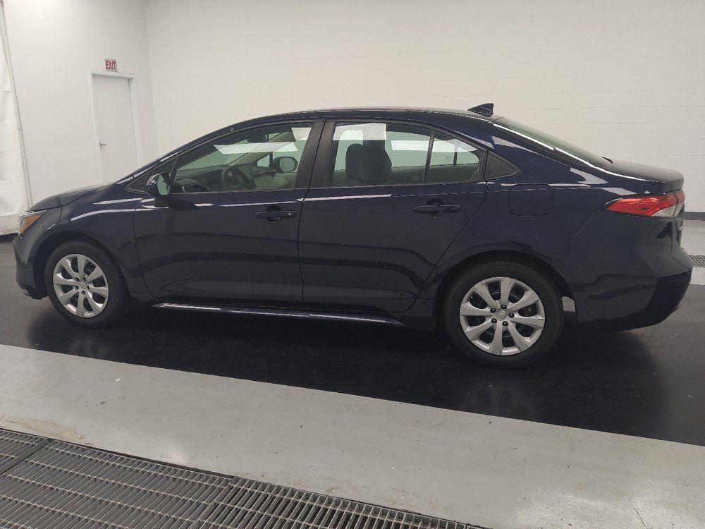 Used 2022 Toyota Corolla LE FWD image 3