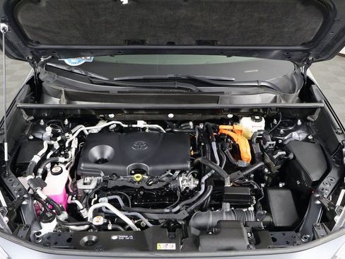 Used 2023 Toyota RAV4 SE image 15