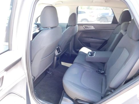 Used 2023 Kia Sportage LX FWD image 11
