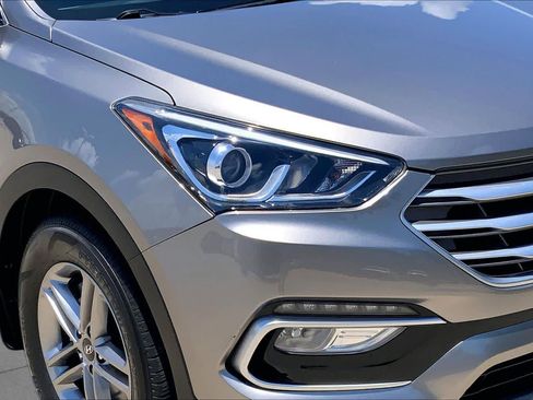 Used 2018 Hyundai Santa Fe Sport FWD image 27