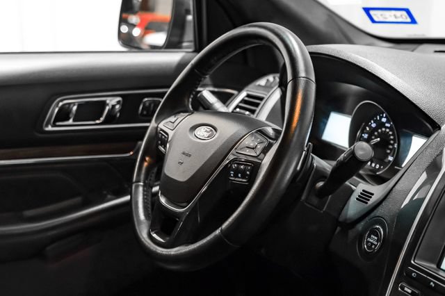 Used 2016 Ford Explorer Limited FWD image 18