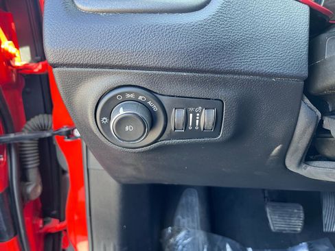 Used 2017 Jeep Compass Trailhawk image 29