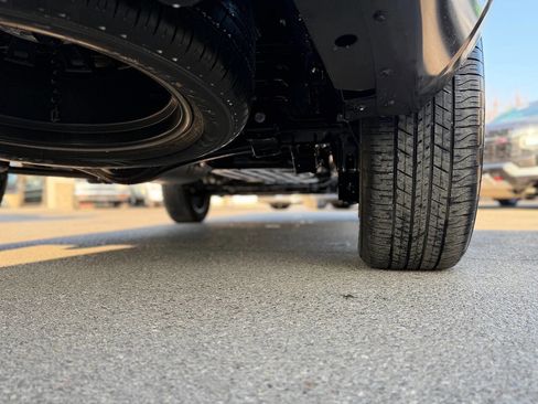 Used 2025 Lexus GX 550 image 40