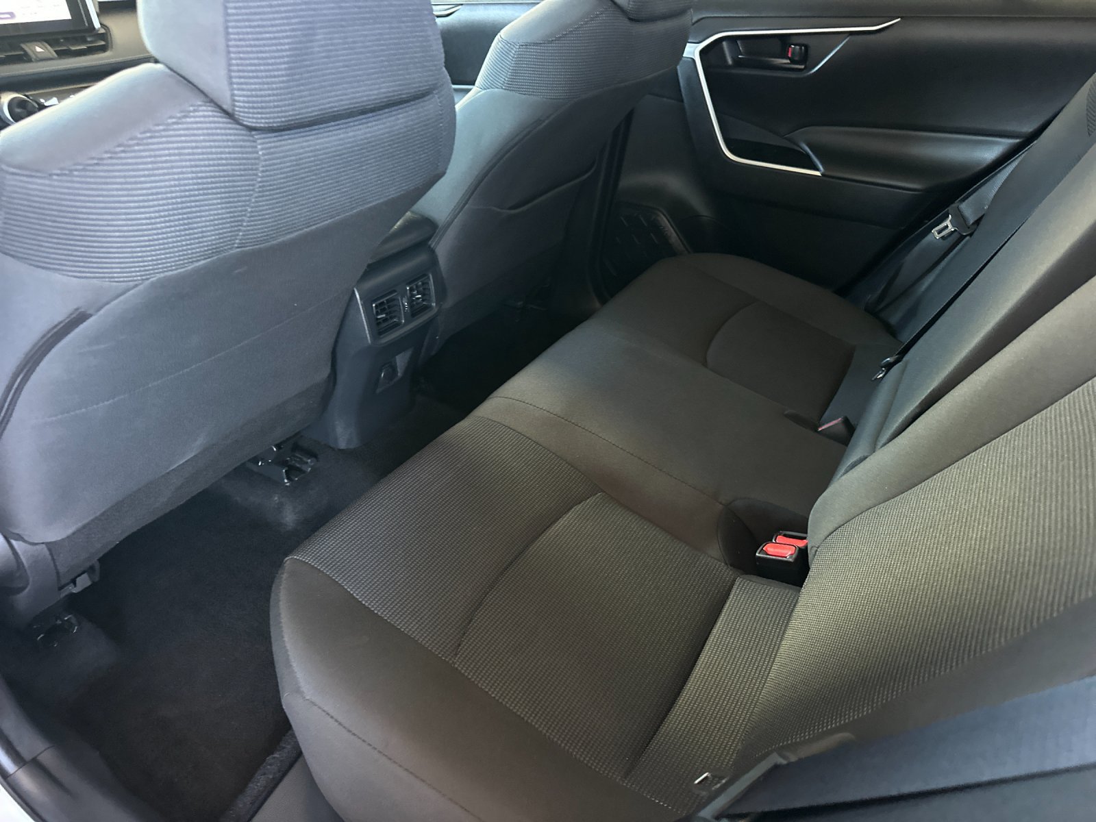 Used 2025 Toyota RAV4 LE AWD/4WD image 11