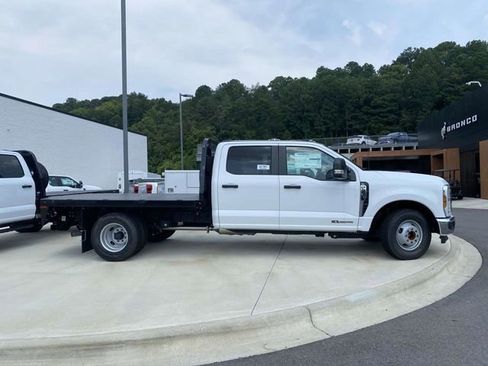 New 2025 Ford F350 XL w/ XL Chrome Package image 2