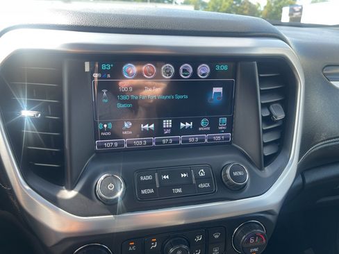 Used 2018 GMC Acadia SLT AWD/4WD image 14