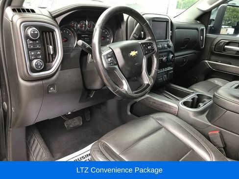 Used 2020 Chevrolet Silverado 2500 LTZ w/ LTZ Convenience Package AWD/4WD image 3