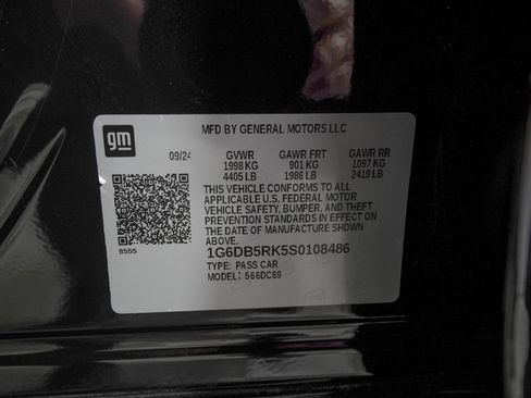 Used 2025 Cadillac CT4 Premium Luxury image 33