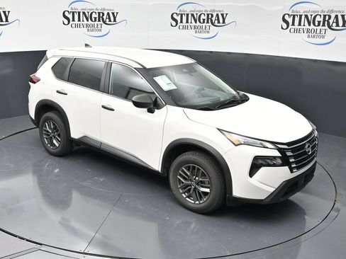 Used 2024 Nissan Rogue S FWD image 21
