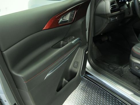 Used 2024 Chevrolet Traverse RS w/ LPO, Floor Liner Package AWD/4WD image 25
