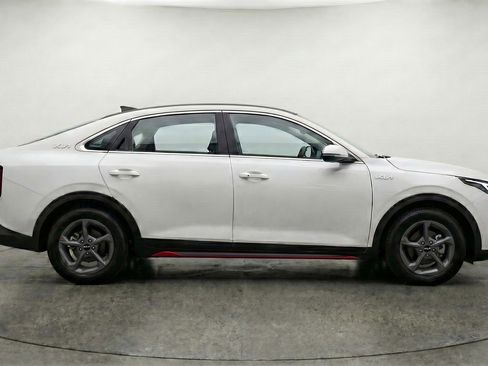 Used 2025 Kia K4 LXS FWD image 11