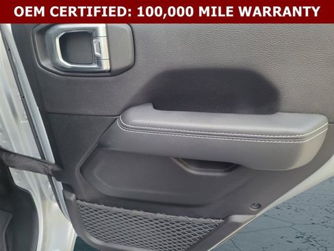 Used 2023 Jeep Wrangler Unlimited Sahara w/ Cold Weather Group AWD/4WD image 17