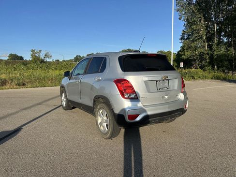 Used 2020 Chevrolet Trax LS w/ Tint and Cruise Package FWD image 3