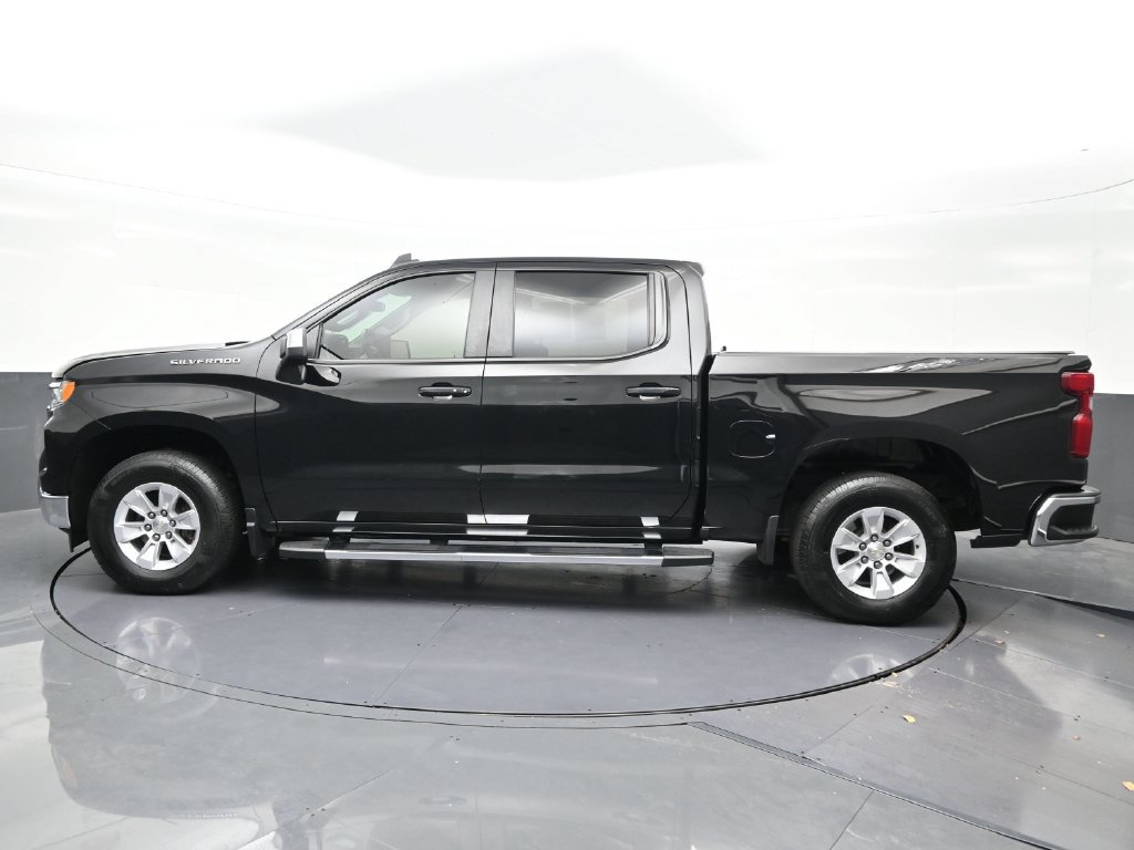 Used 2023 Chevrolet Silverado 1500 LT RWD image 2