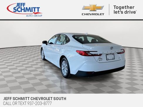 Used 2025 Toyota Camry LE image 8