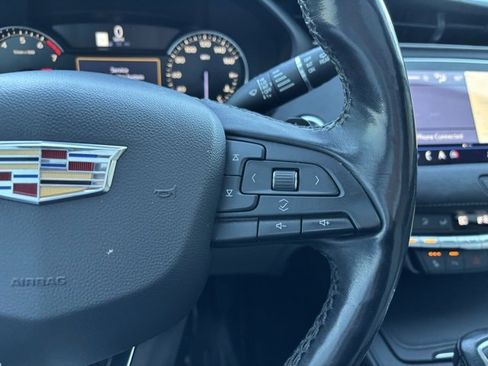 Used 2019 Cadillac XT4 Luxury w/ Cold Weather Package image 14